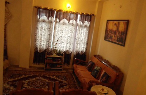 Shimla House | JUNGLE IN THE BACKYARD, MOUNTAIN VIEW IN FRONT