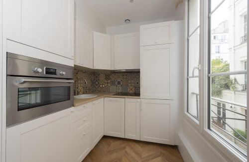 Bercy Apartment | Jungle Juice