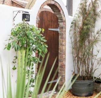 Littlehampton Apartment | Jungle Lodge