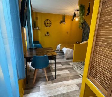 Romans-sur-Isere Apartment | JuNgLe ROOM
