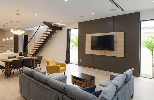 Harbordale House | Jungle Serene Lux Home with Pool Sauna Ice Bath