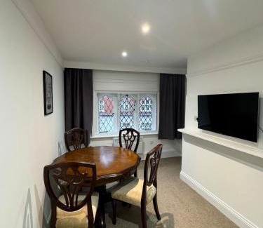 Southampton City Centre Apartment | Juniper Berry House