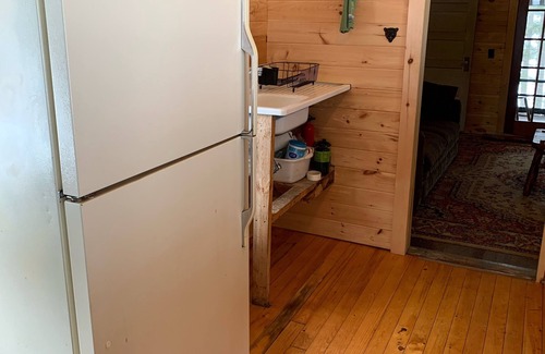 Paradox Cabin | (Juniper) Charming Seasonal Cabins Steps From The Beach