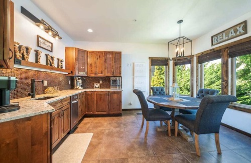 Orondo House | Juniper Hill Columbia River w/Hot Tub & Swim Spa