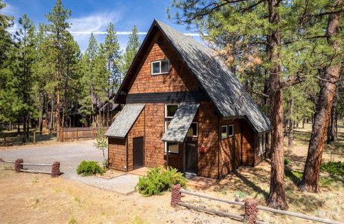 Sisters House | Juniper & Pine, a Lodge-Style Cabin in Sisters, OR