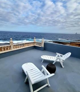 Las Arenas Apartment | Junto al Mar 1