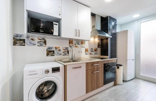 Cruz de Humilladero Apartment | JUNTO ESTACIONES DE TREN Y AUTOBUS A SOLO 10 MIN CAMINANDO DEL CENTRO DE MÁLAGnn