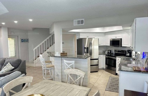Seabrook Place House | Jupiter Retreat walk to Beach