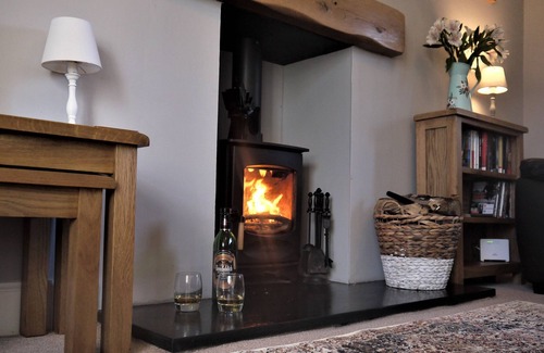 Peat Inn Cottage | Jura Cottage pet friendly sleeps 4 near St Andrews