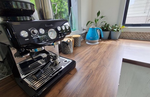 Waikawa Bay House | Just 3 minutes walk from the marina this Family getaway also has a Games room!