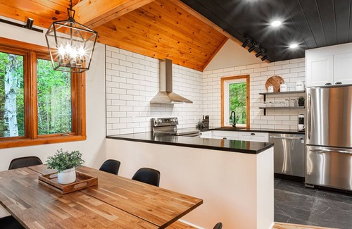 Lac Sainte-Marie Ski Chalet | Just 8 minutes away from Mont Sainte-Marie!