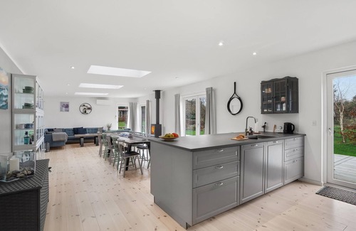 Stege House | Just a few 100 meters from Ulvshale beach, this modern and beautiful vacation home welcomes you!