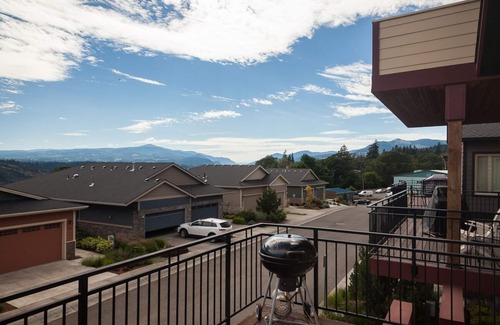 Mt. Hood - Columbia River Gorge House | Just Across Bridge to White Salmon - Quiet Spot with River and Gorge Views, A/C