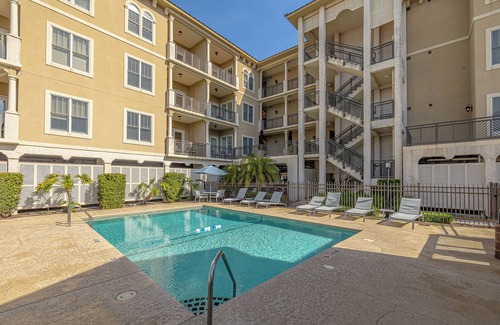 Saint Simons Island Condo | Just across the street from the Beach!