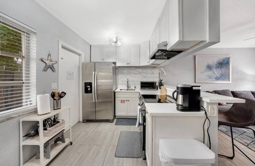 Harbordale Apartment | Just Beachy Apt 3