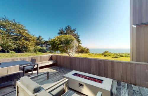 Sea Ranch House | Just Bluffing