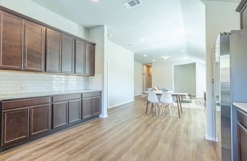 Travis County House | Just Built! Cozy & Sunny 3-Bedroom in South Austin