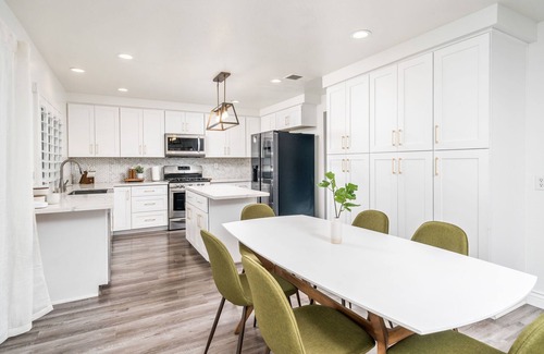 Ontario House | Just minutes away from Ontario, Ca Airport, Luxury Living at its finest!