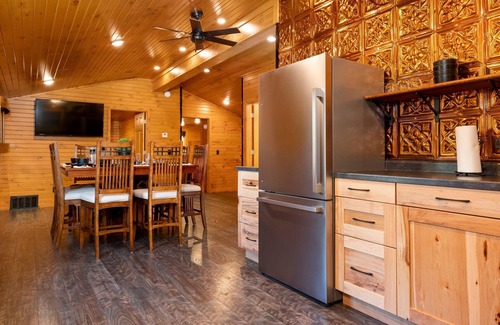 Interlochen House | Just outside Traverse City Hot Tub King Bed Fire Place Full Kitchen PET Friendly