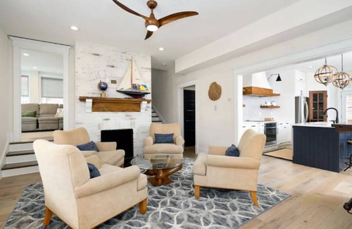 Ventnor City House | Just redone, 1 1/2 block from Ventnor beach