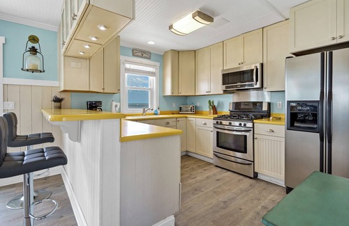 Edisto Island House | Just released! Oceanfront 3 BR 3.5 Bath Home: Sunkissed on Edisto Beach!