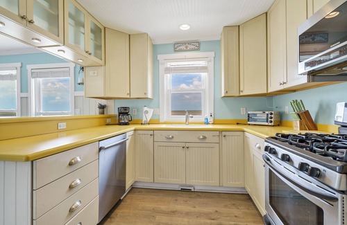 Edisto Island House | Just released! Oceanfront 3 BR 3.5 Bath Home: Sunkissed on Edisto Beach!