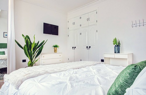 La Paz Hotel | Just Renew beautiful rooms, rent rooms individuanly, sherred bathroom