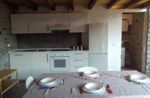 Isolalunga Apartment | Just renovated apartment with stone interior walls.