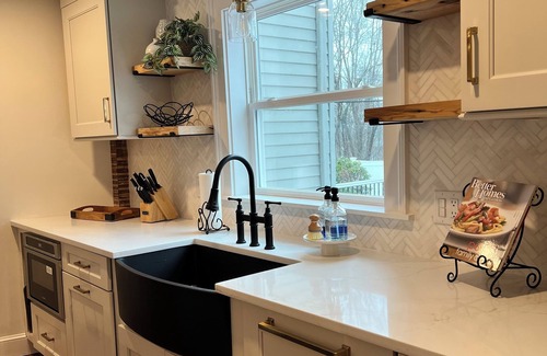 Plymouth Apartment | Just Renovated-Downtown Plymouth-America's Hometown-Spacious-Parking-Yard & MORE