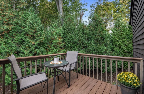 Piety Corner Apartment | Just Renovated, Private & Quiet 2 Bedroom Unit