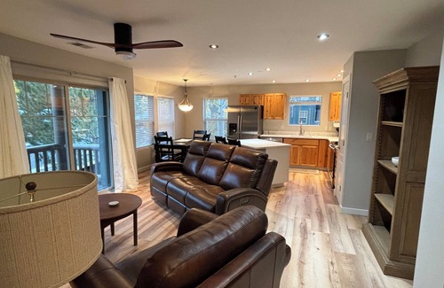 Park City Condo | Just Renovated, RH King Bed, Ideal Location Skiing Deer Valley East Village, PC