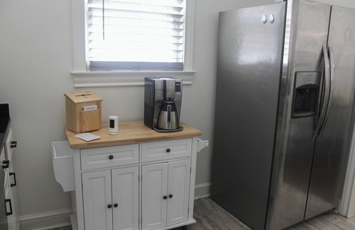 Greer House | Just updated! Downtown Greer house. Walk to downtown shops. Fenced in backyard