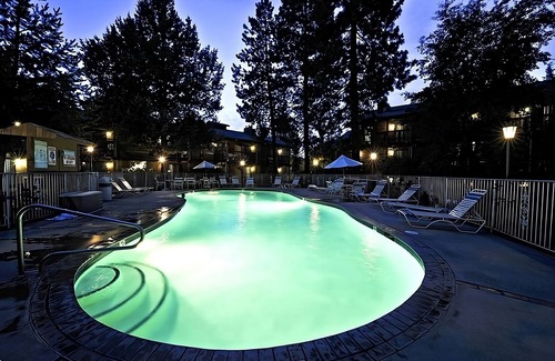 Orchard District Hotel | Just What You Were Looking For! On-Site Restaurant, Pet-Friendly, Free Parking