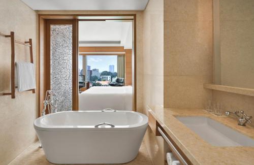 Ben Nghe Hotel | JW Marriott Hotel and Suites Saigon