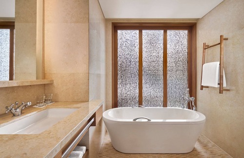 Ben Nghe Hotel | JW Marriott Hotel & Suites Saigon