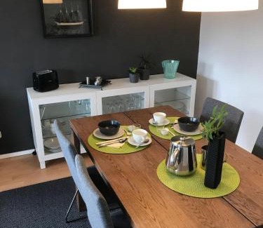Heppens Apartment | KÄPTNS LOFT Ferienwohnung