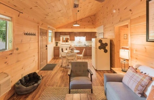 Cosby Cabin | K beds! New covered deck w/soaking tub! Fire Pit!