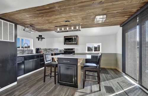 Center Point House | K Loma Vista with Hill Country Views
