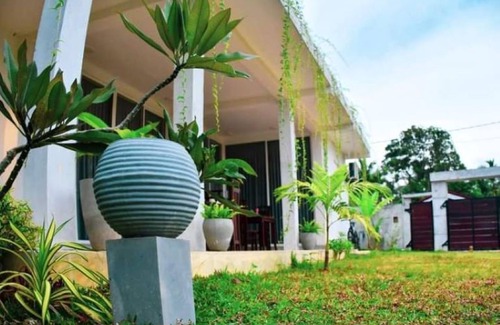 Ahungalla Villa | K villanVacation home with 2 private roomsnFamily friendlynNear The beach