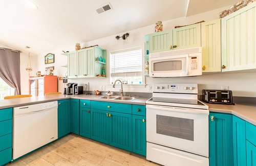 Colington Harbour House | K1565 Sound Waves. Gated Community; Canalfront w/Access; Pets OK; Community Pool!