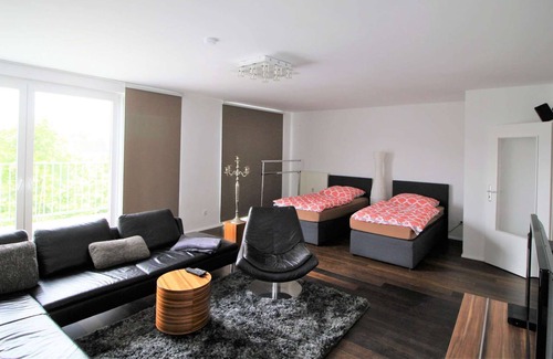 Altstadt-Nord Apartment | K51 large penthouse apartment at Friesenplatz in Cologne with balcony and free WiFi