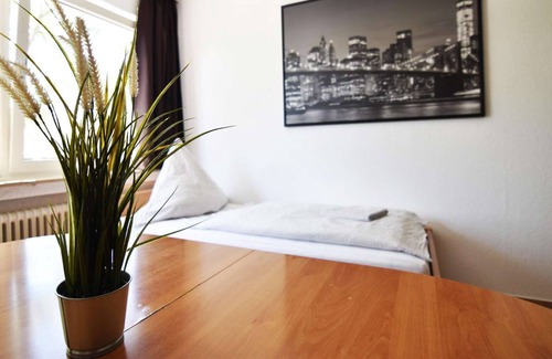Vingst Apartment | K79 Workers apartment in Cologne Höhenberg with W-LAN