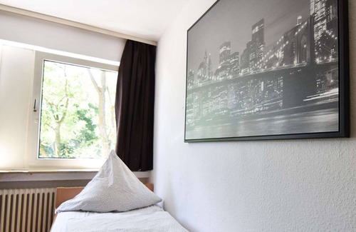 Vingst Apartment | K79 Workers apartment in Cologne Höhenberg with W-LAN