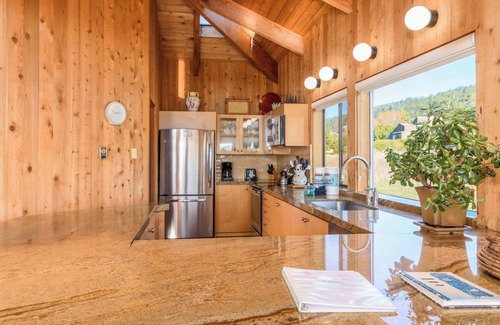 Sea Ranch House | Kabella | Pet Friendly w/Hot Tub!