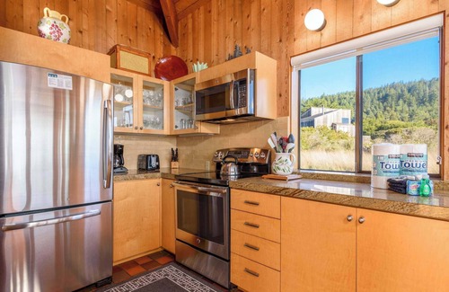 Sea Ranch House | Kabella | Pet Friendly w/Hot Tub!