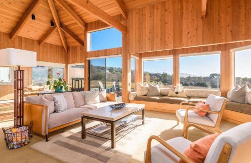 Sea Ranch House | Kabella - Pet Friendly With Hot Tub