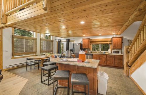 Island Park House | KABINO: NEW! Hot Tub Fire Pit Trails 45 to Yellowstone