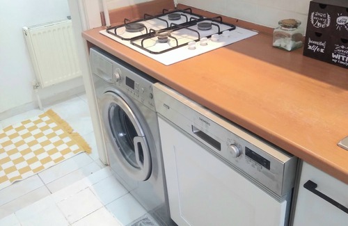 Rasimpasa Apartment | Kadıköy (Boğa) Geniş ve Ferah Daire