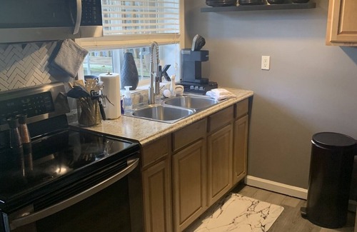 Brevard Apartment | ~Kaedin’s Cave in the Heart of Brevard ~