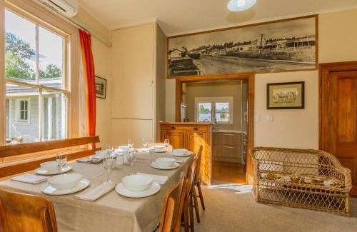 Rangataua House | Kaha Cottage - Rangataua Holiday Home